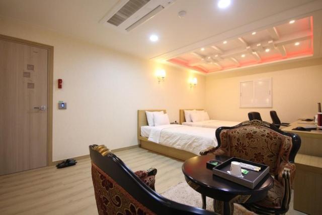 Yeosu Mj Motel Exterior foto