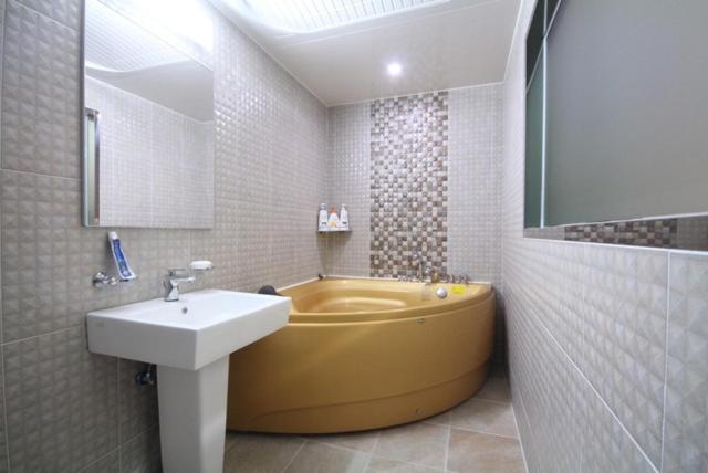 Yeosu Mj Motel Exterior foto